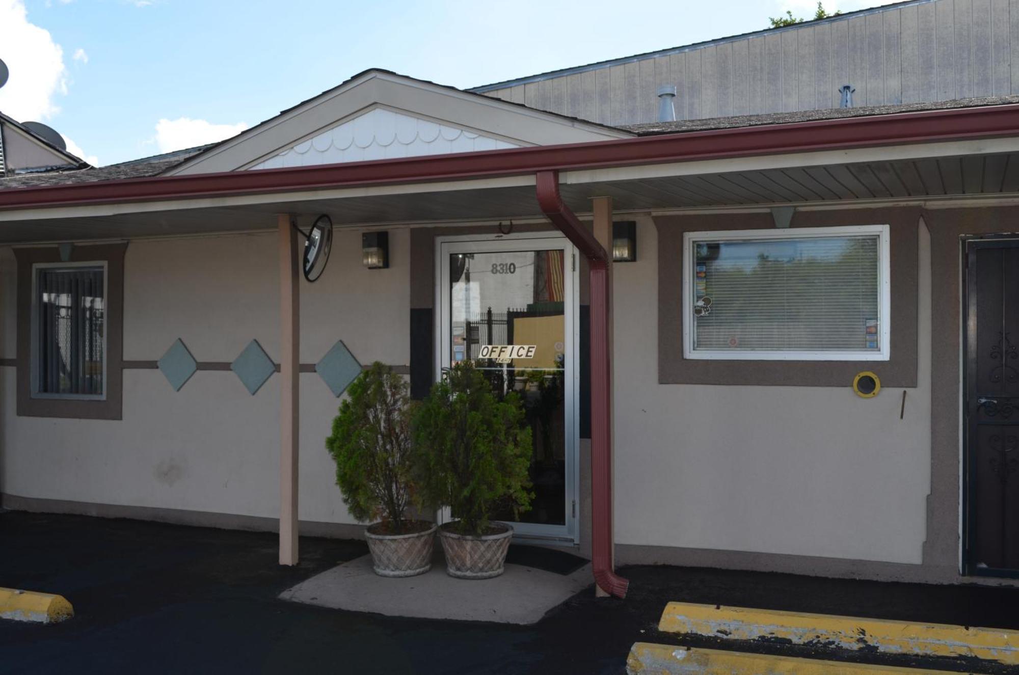 Economy Inn New Orleans Arabi エクステリア 写真